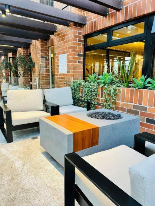 2 Habitaciones, Edificio Airali, Zona 10, Napoles Guatemala-Stadt