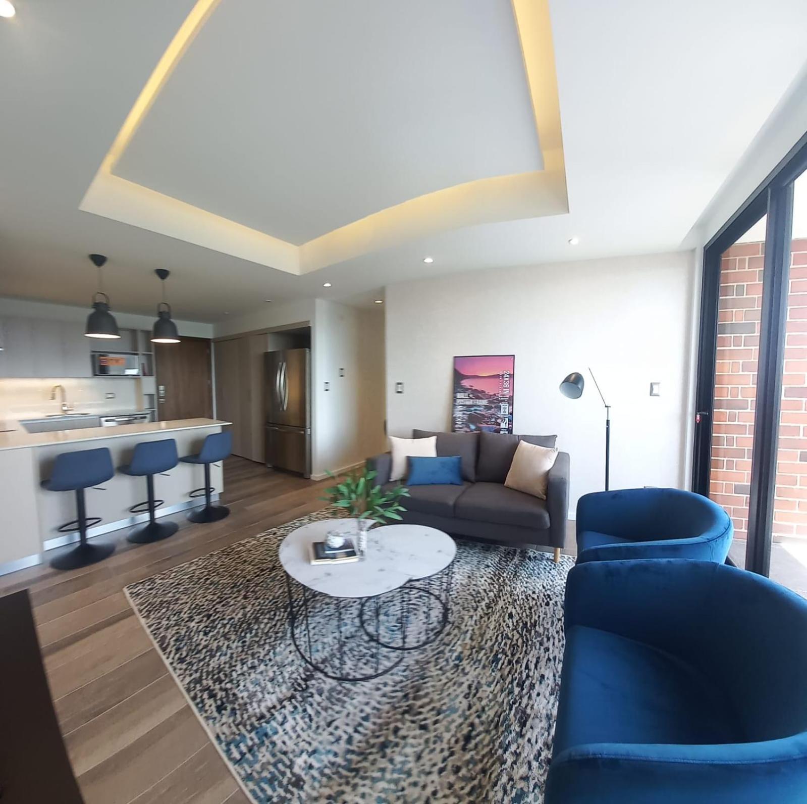 2 Habitaciones, Edificio Airali, Zona 10, Napoles *
